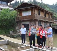 <b>科技特派团到三江县开展特色淡水鱼养殖技术指</b>